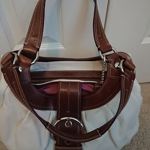 EUC Coach Soho Lynn Smooth Leather Hobo - Picture 6 of 9